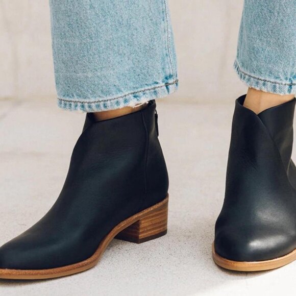 NEW SOLUDOS Leather Venetian Booties in black for women 825 4j2 - Picture 6 of 8